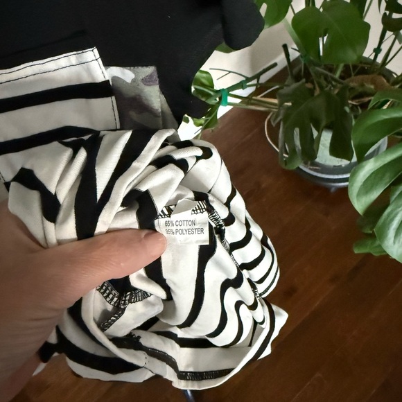 Women’s Camouflage and Striped Pocket T, Size Small - Picture 3 of 5